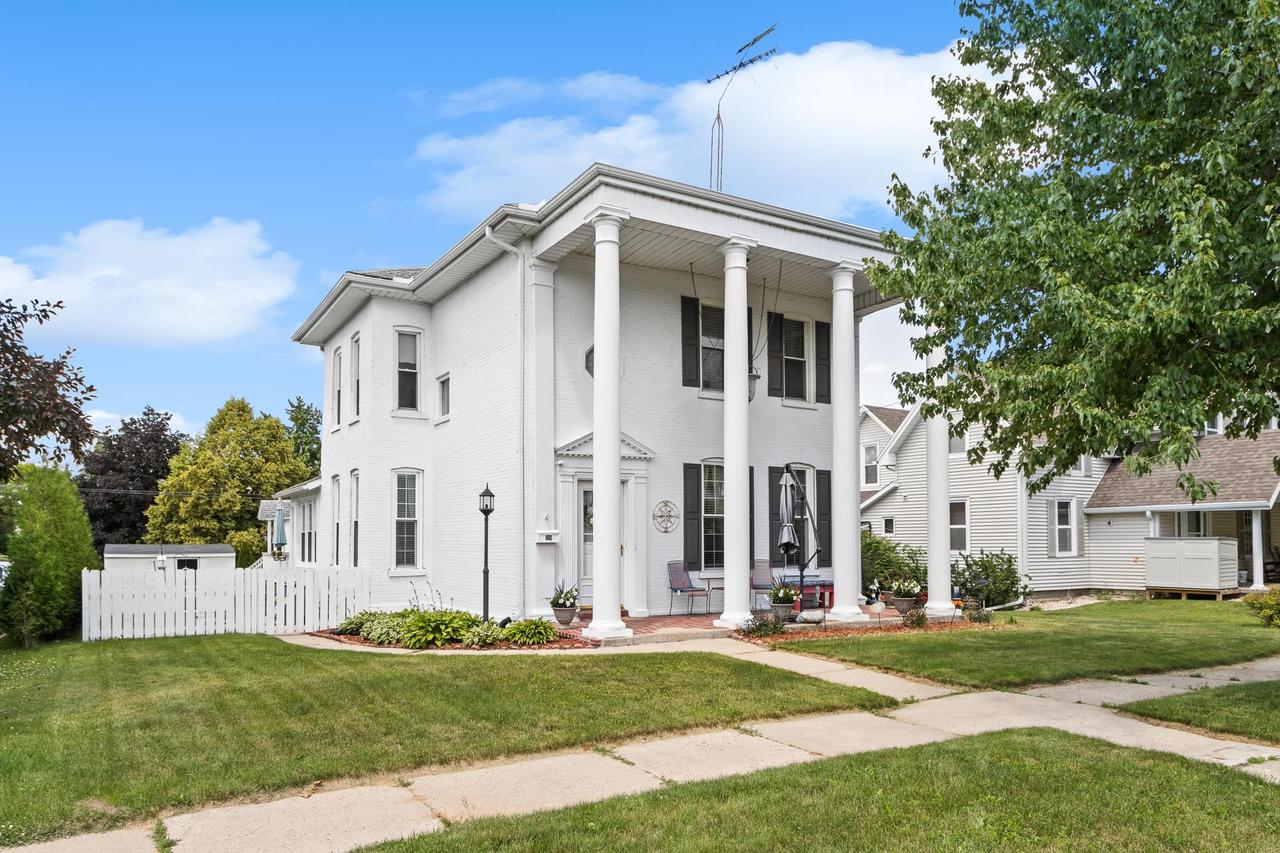 319 W Franklin Street — photo