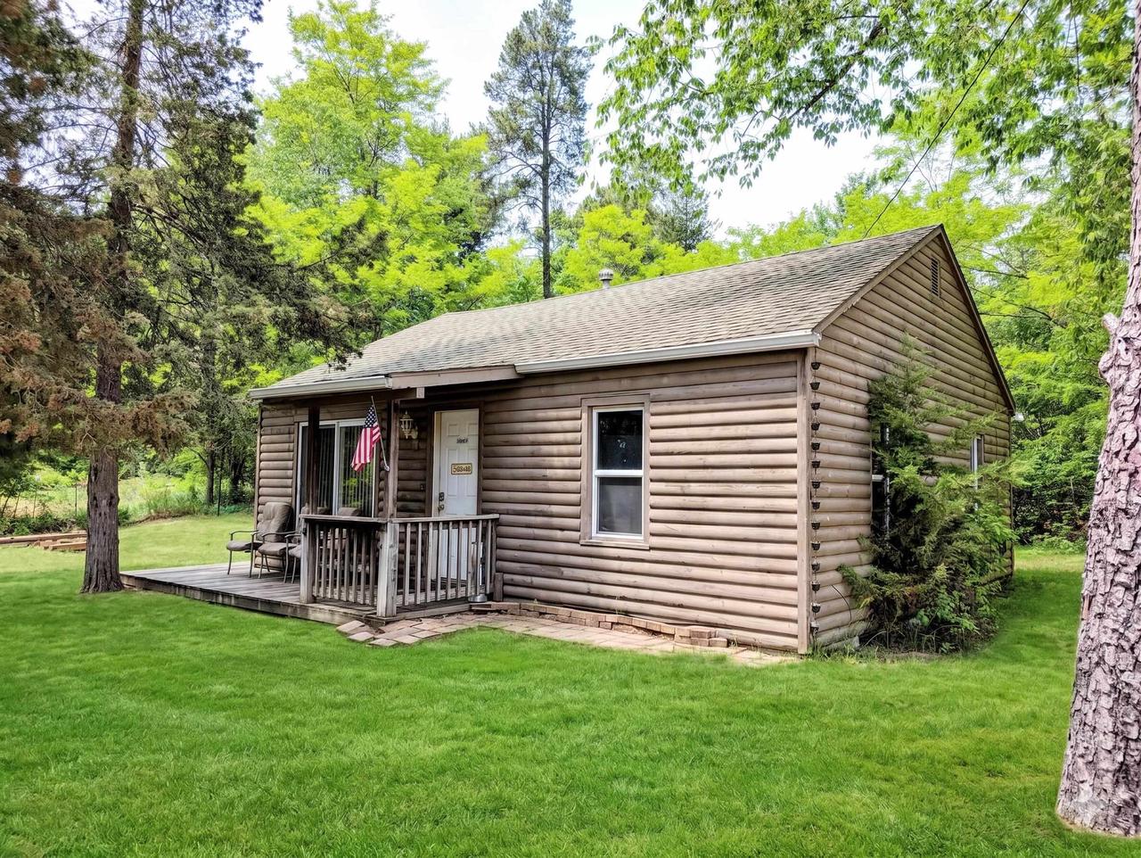 1087 E Hiawatha Drive — photo