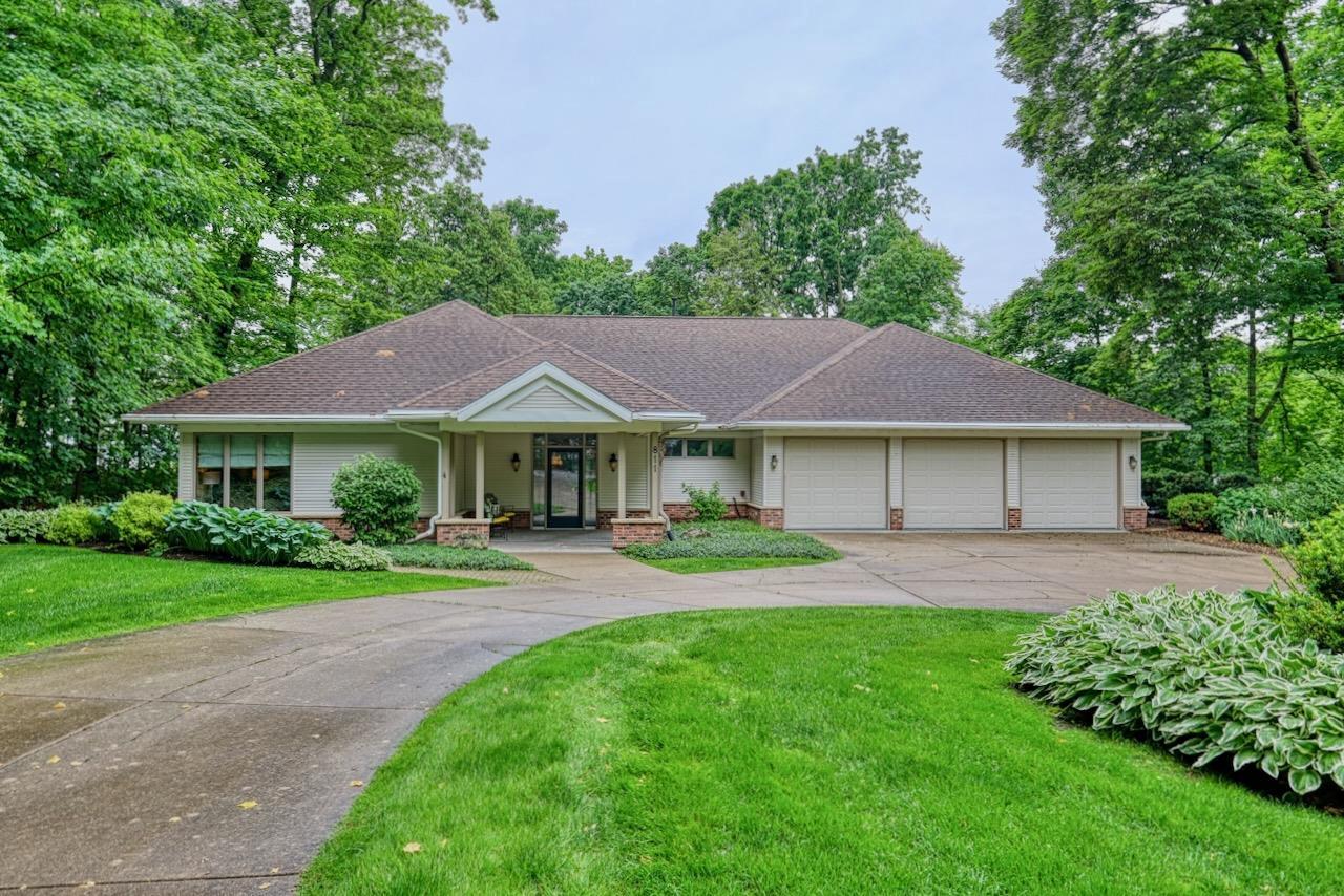 811 Farwell Drive — photo