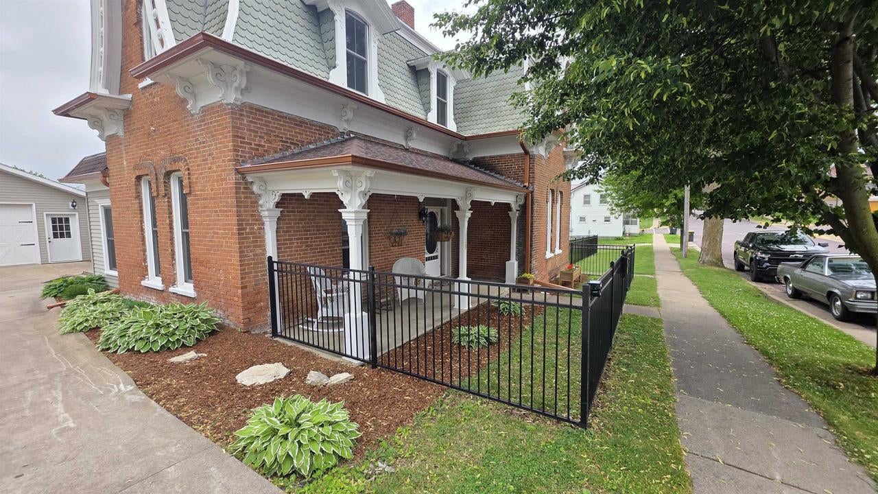 229 N Monroe Street — photo