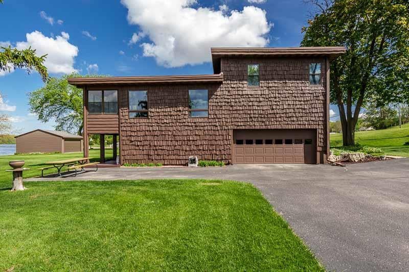 3004 Riverside Drive — photo