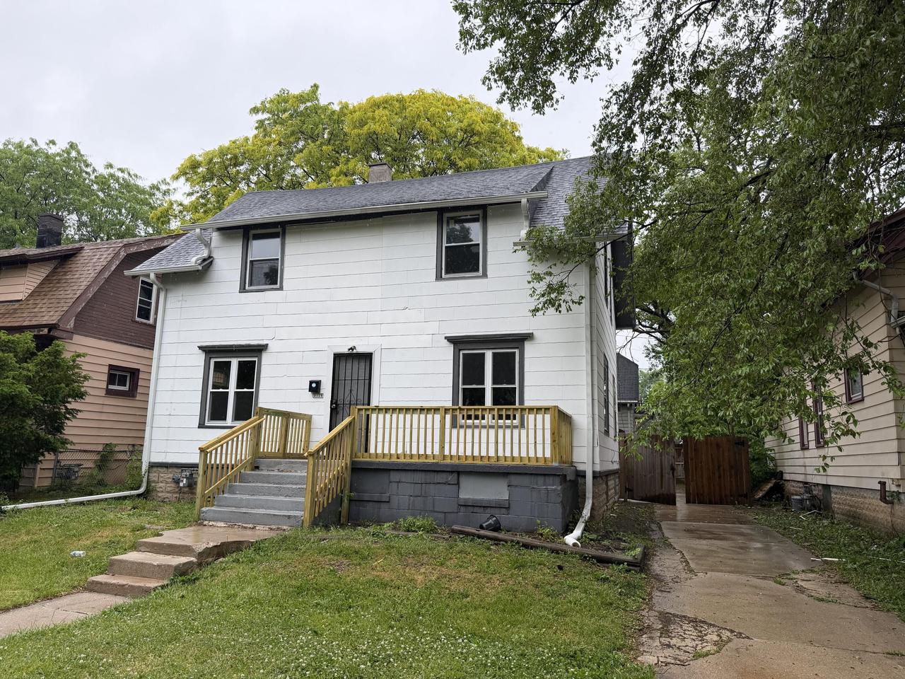 3726 W Fairmount Avenue — photo