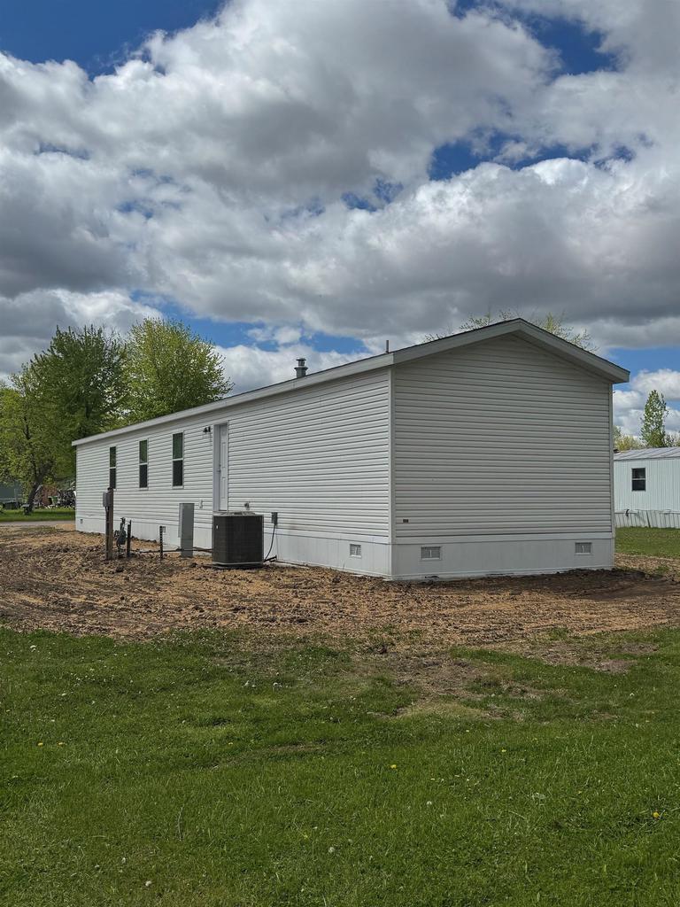 Hwy 12 & 16 New Lisbon West 539 — photo