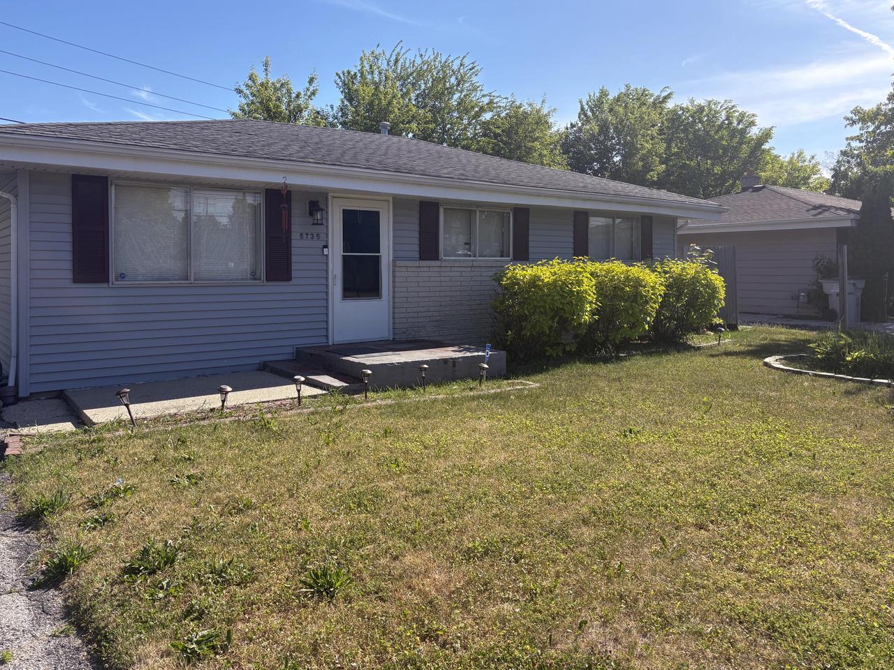 5735 W Green Tree Road — photo
