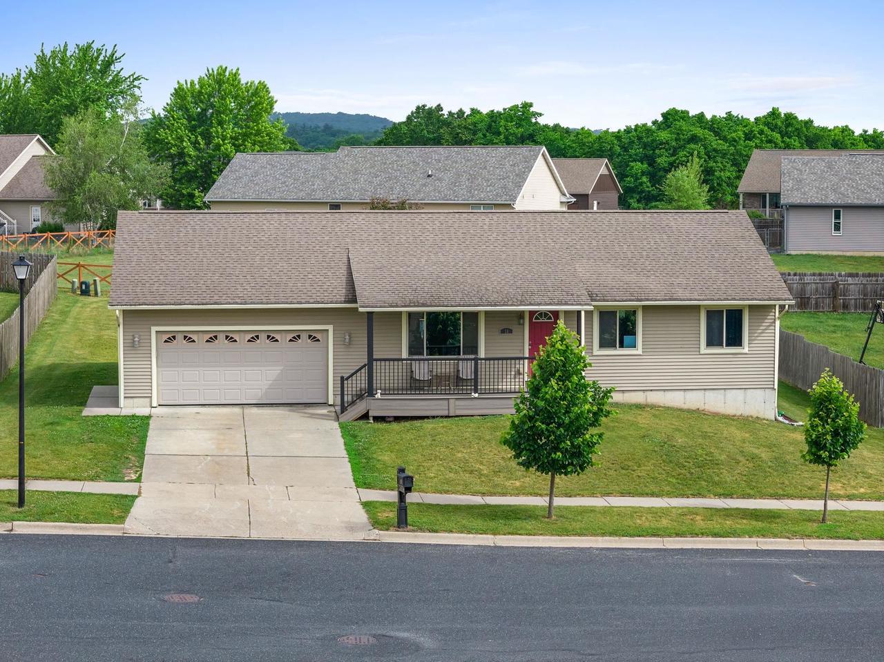 38 Dessa Rain Drive — photo