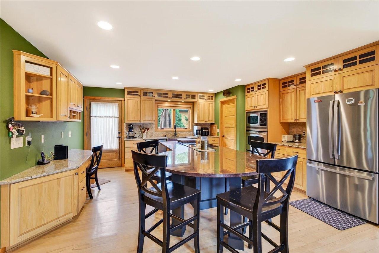 7943 Stagecoach Road — photo