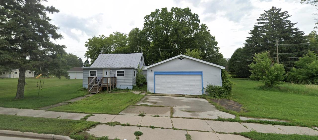 1615 Main Street — photo