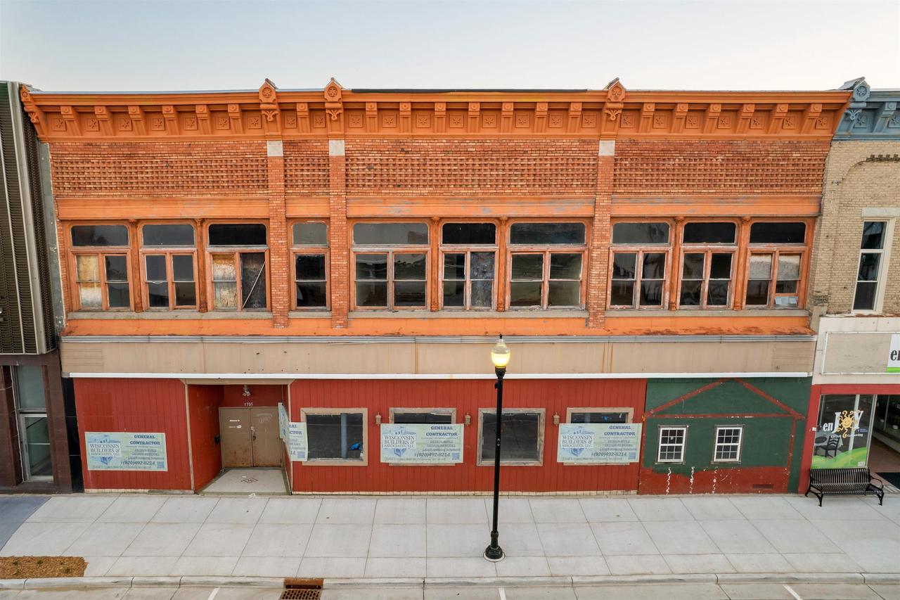 1705 Main Street — photo