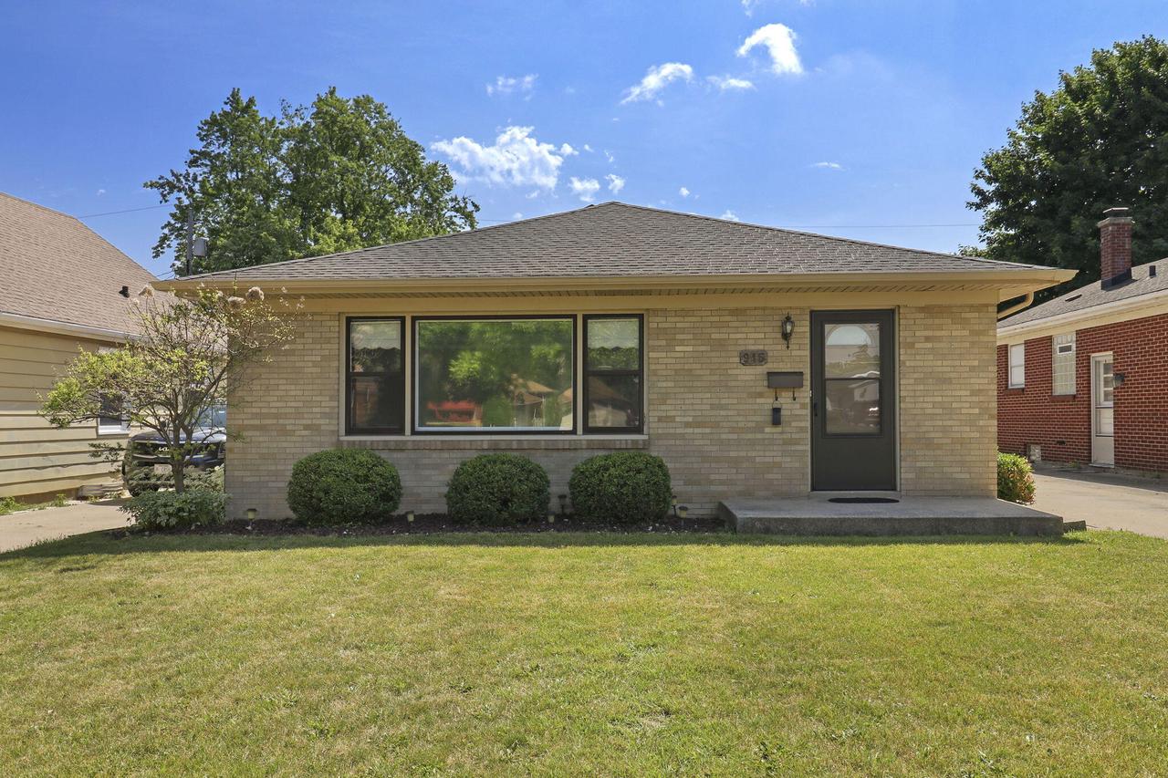 915 Indiana STREET, Racine, WI 53405 — photo 2