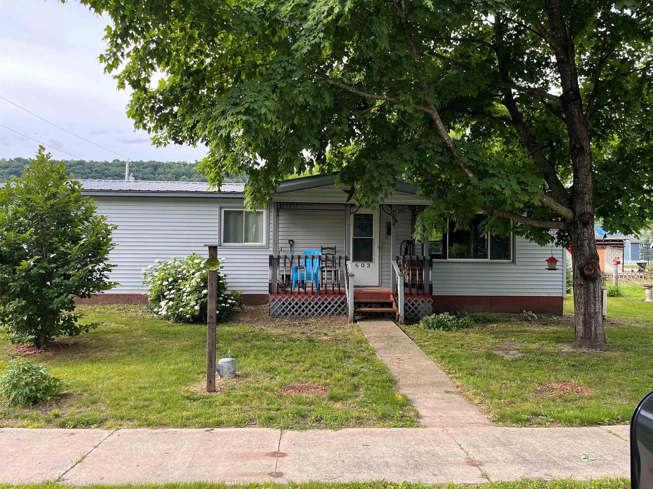 603 Main Street — photo