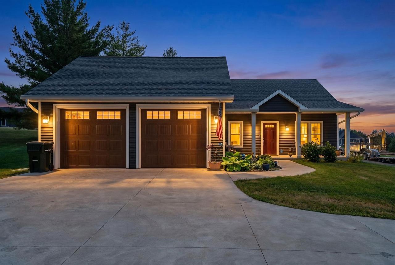 364 Drumlin LOOP, Ripon, WI 54971 — photo 2