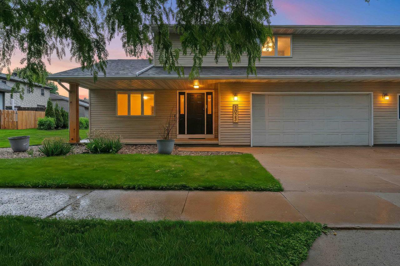 1023 W Ridgeview Drive, Appleton, WI 54914