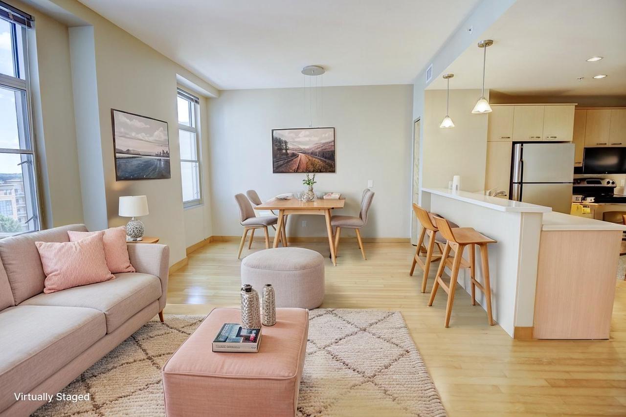 309 W Washington Avenue 606 — photo