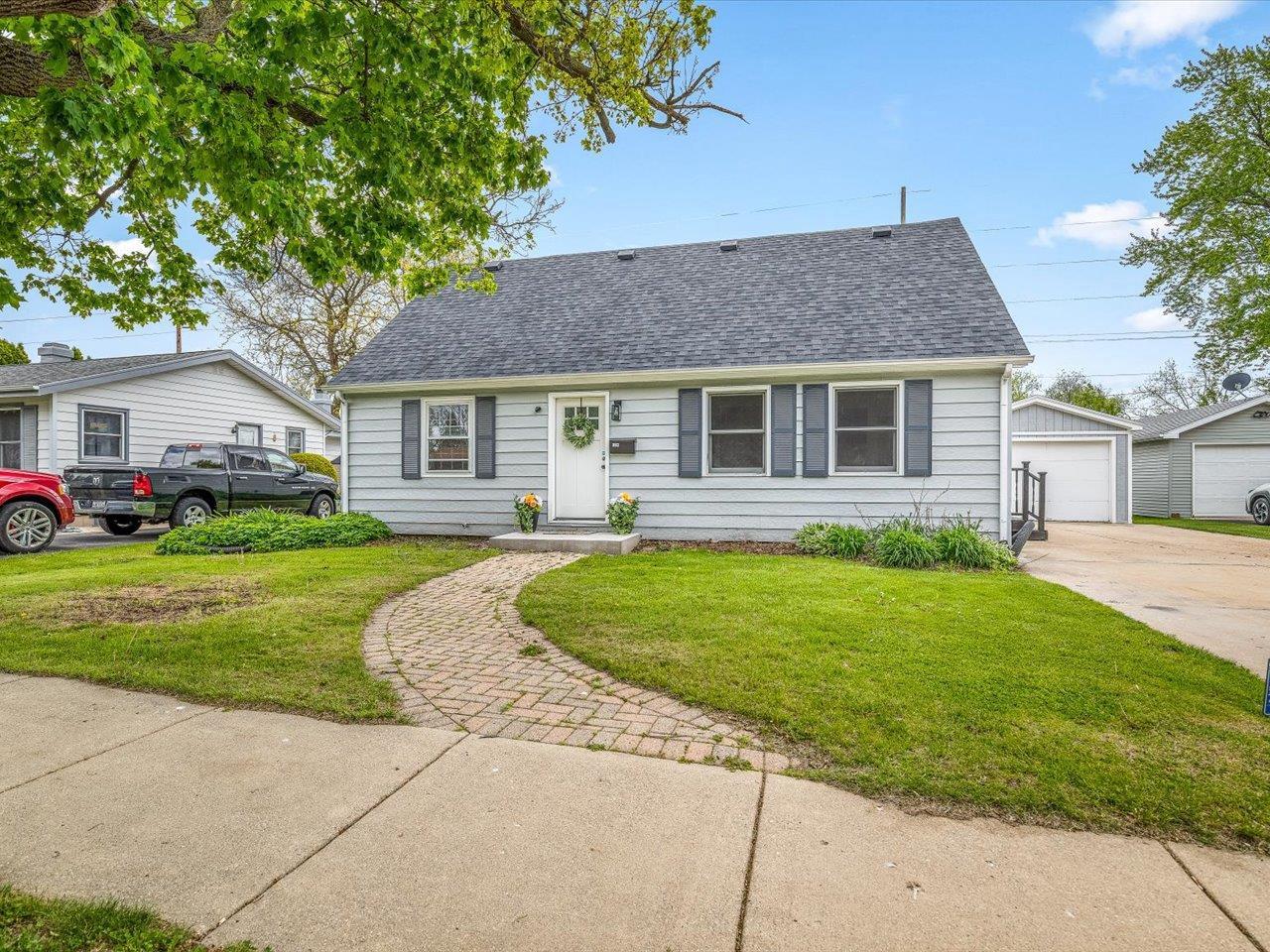 1204 E Wisconsin Street — photo