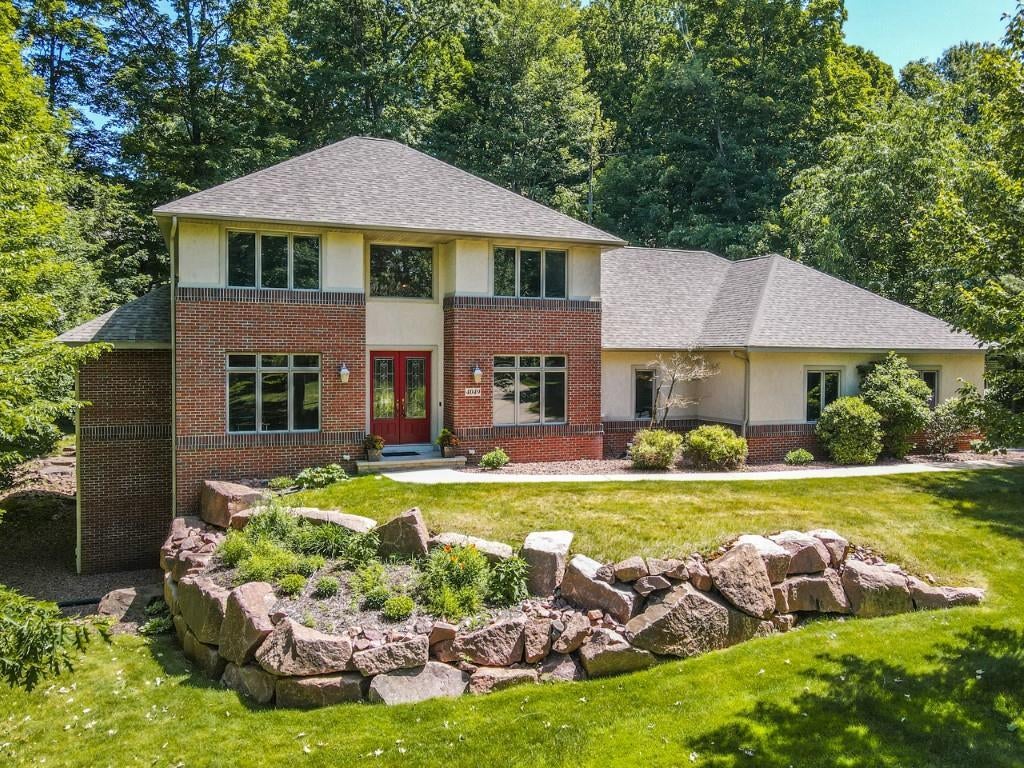 4049 Crestwood Drive — photo