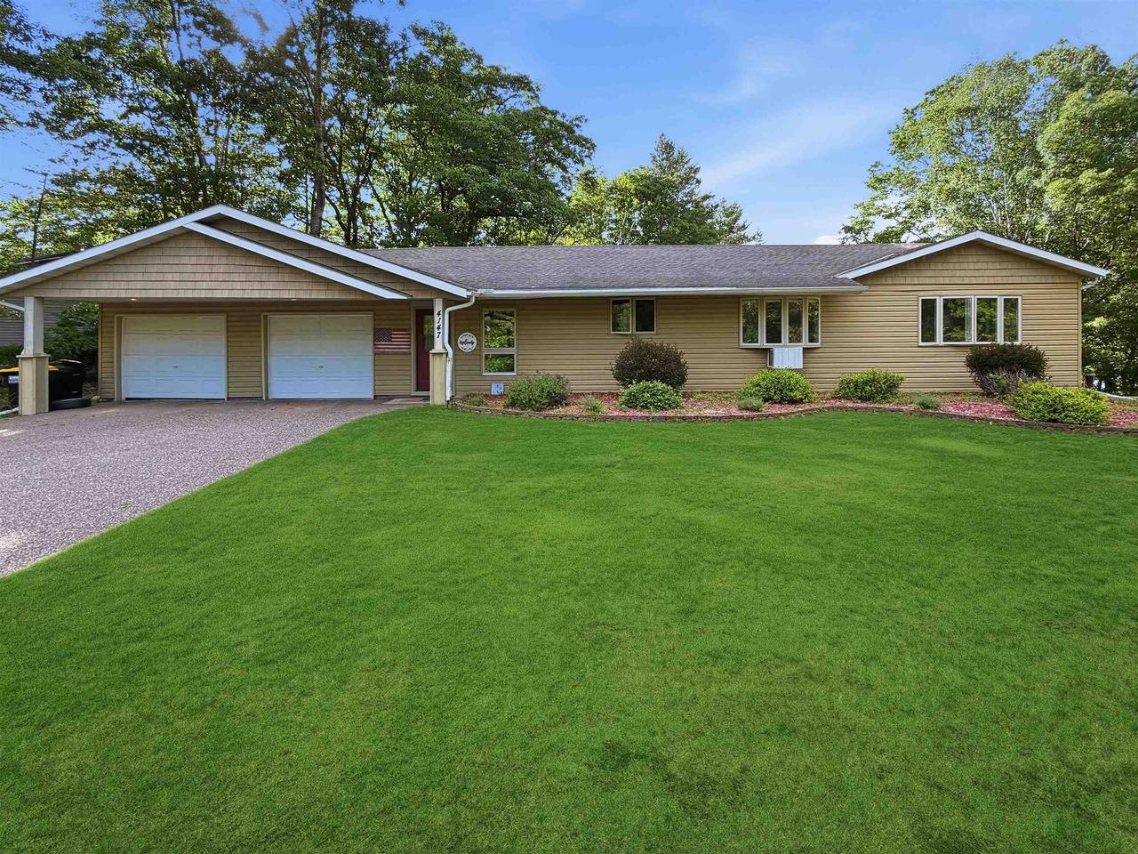 4147 Cth W — photo