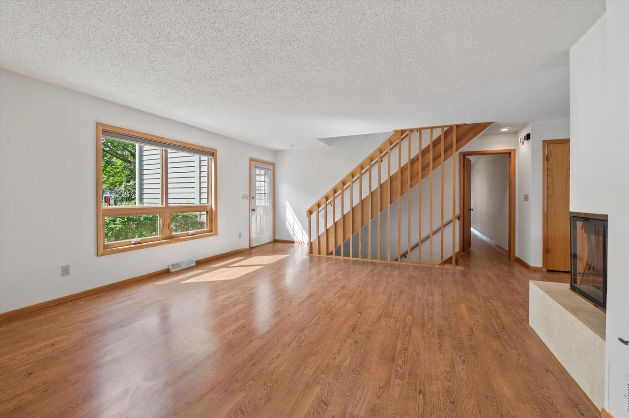 15661 W Ridge ROAD, New Berlin, WI 53151 — photo 3