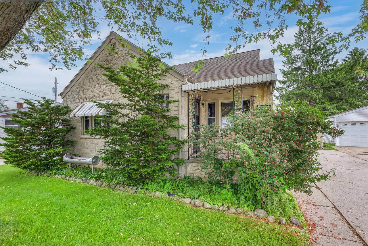 1013 Lowell STREET, Two Rivers, WI 54241 — photo 2