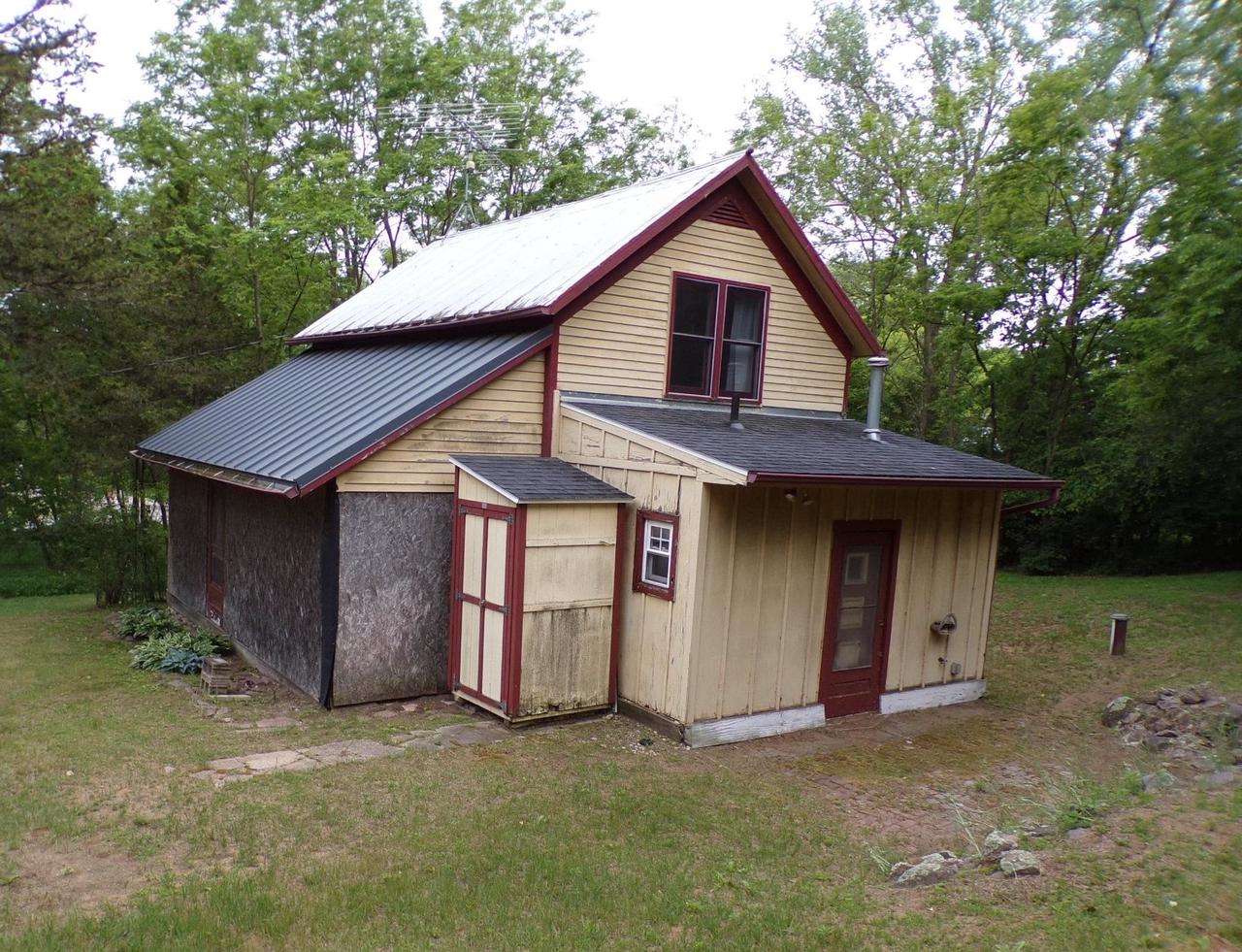 N1203 County Rd N, Marion, WI 54960