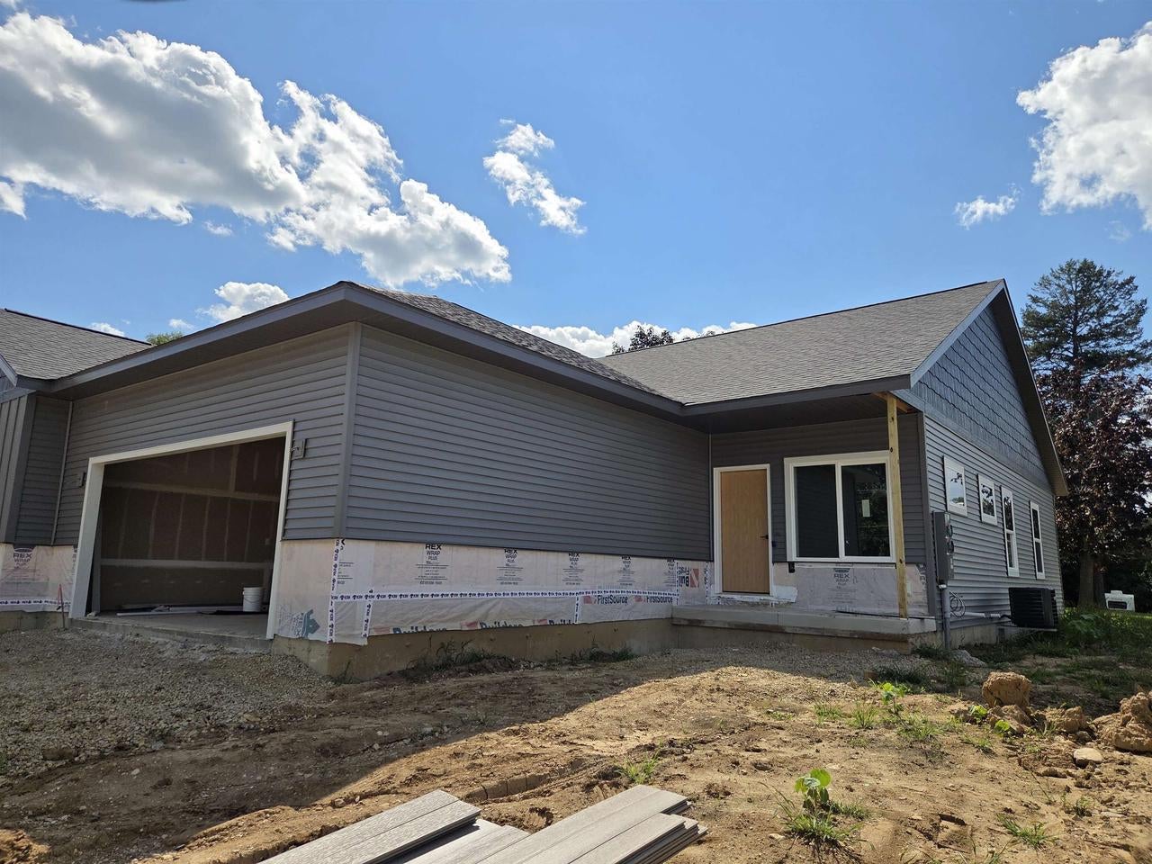 25 Rock River Drive — photo