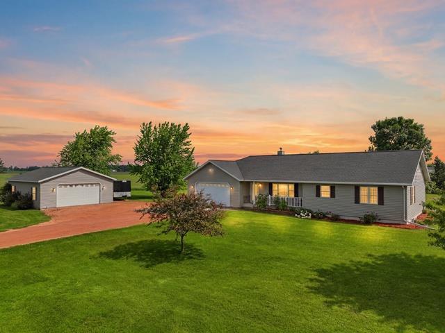 W830 & W814 Rosewood Drive — photo