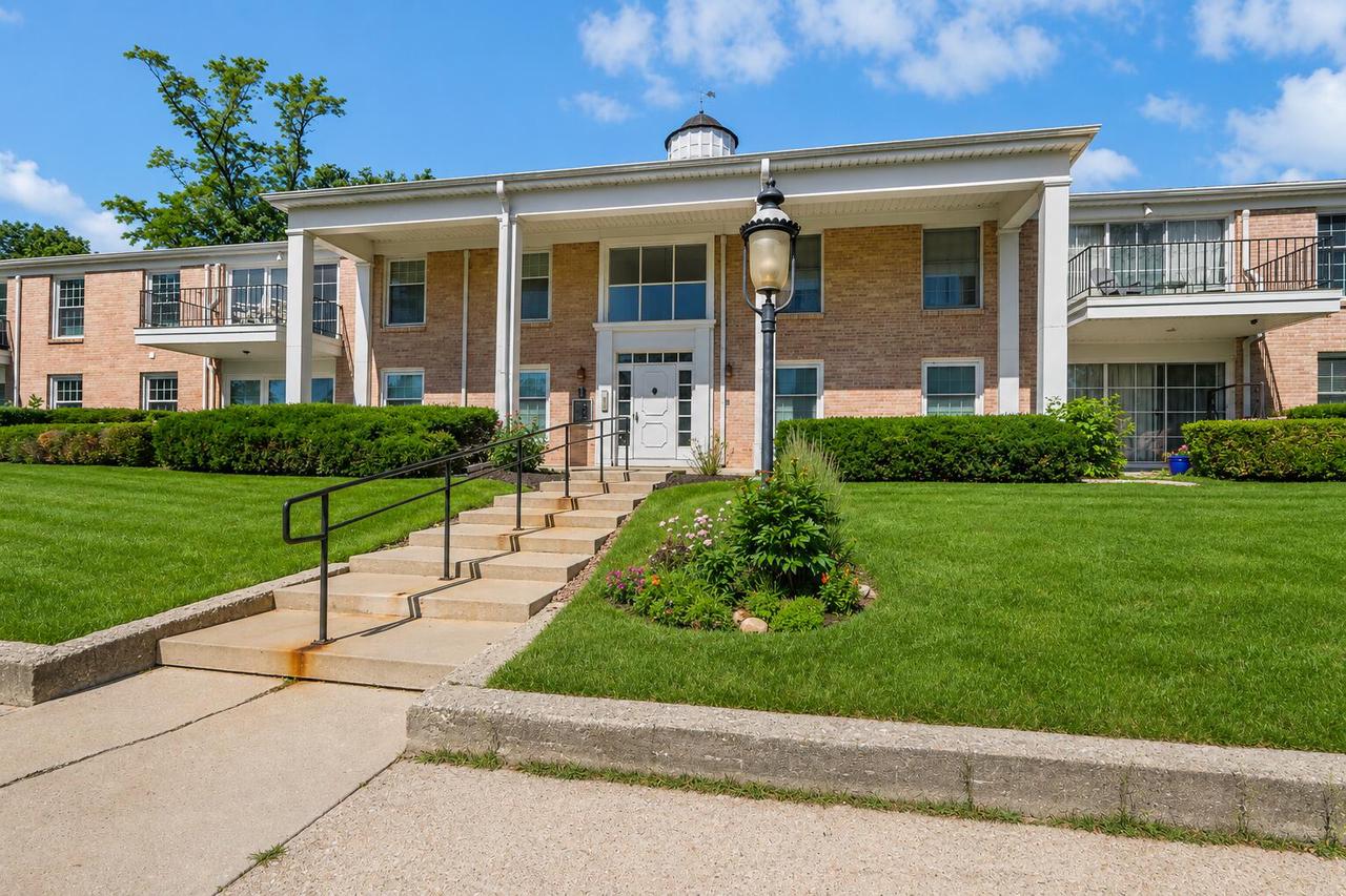 1305 W Main Street 208 — photo