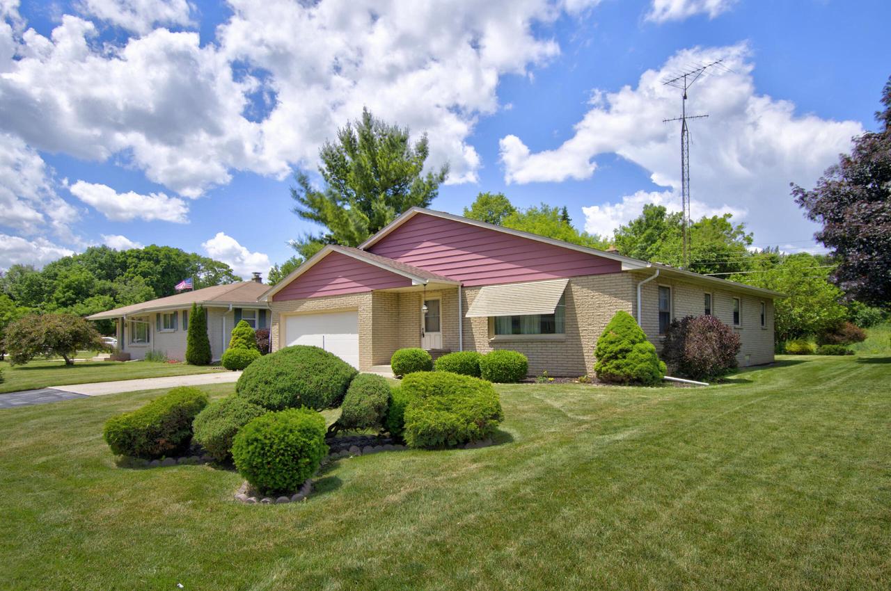 3168 Wheelock DRIVE, Racine, WI 53405