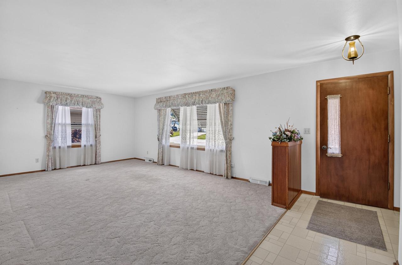 3168 Wheelock DRIVE, Racine, WI 53405 — photo 2