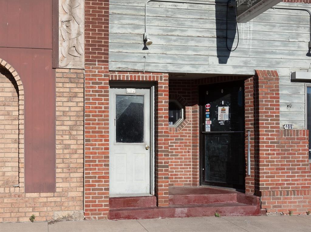 109 Main Street — photo