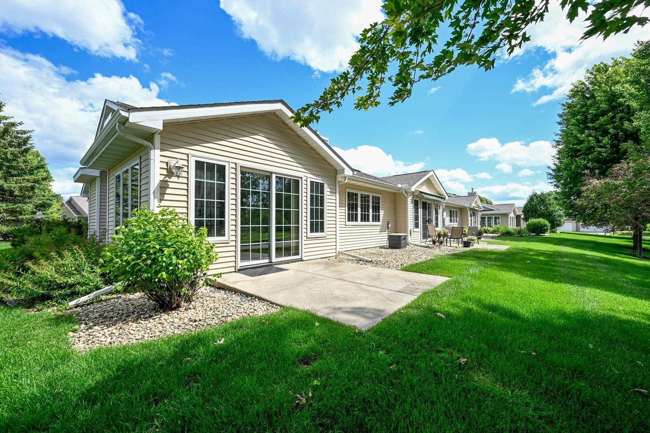 669 Springbrook CIRCLE, Deforest, WI 53532 — photo 3