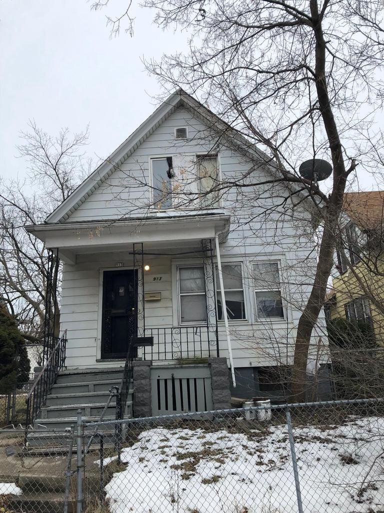 913 W Hadley Street — photo