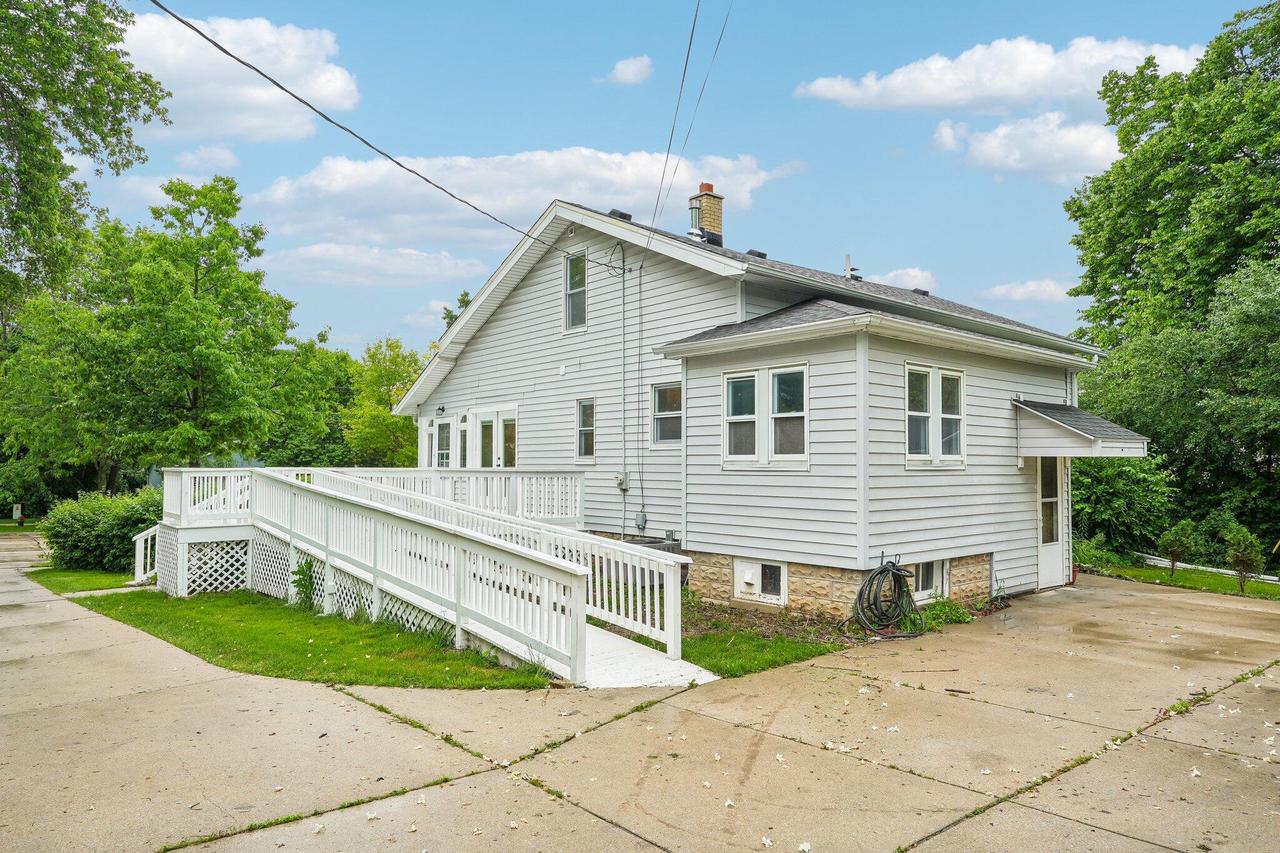 3615 W Cold Spring Rd, Greenfield, WI 53221 — photo 3