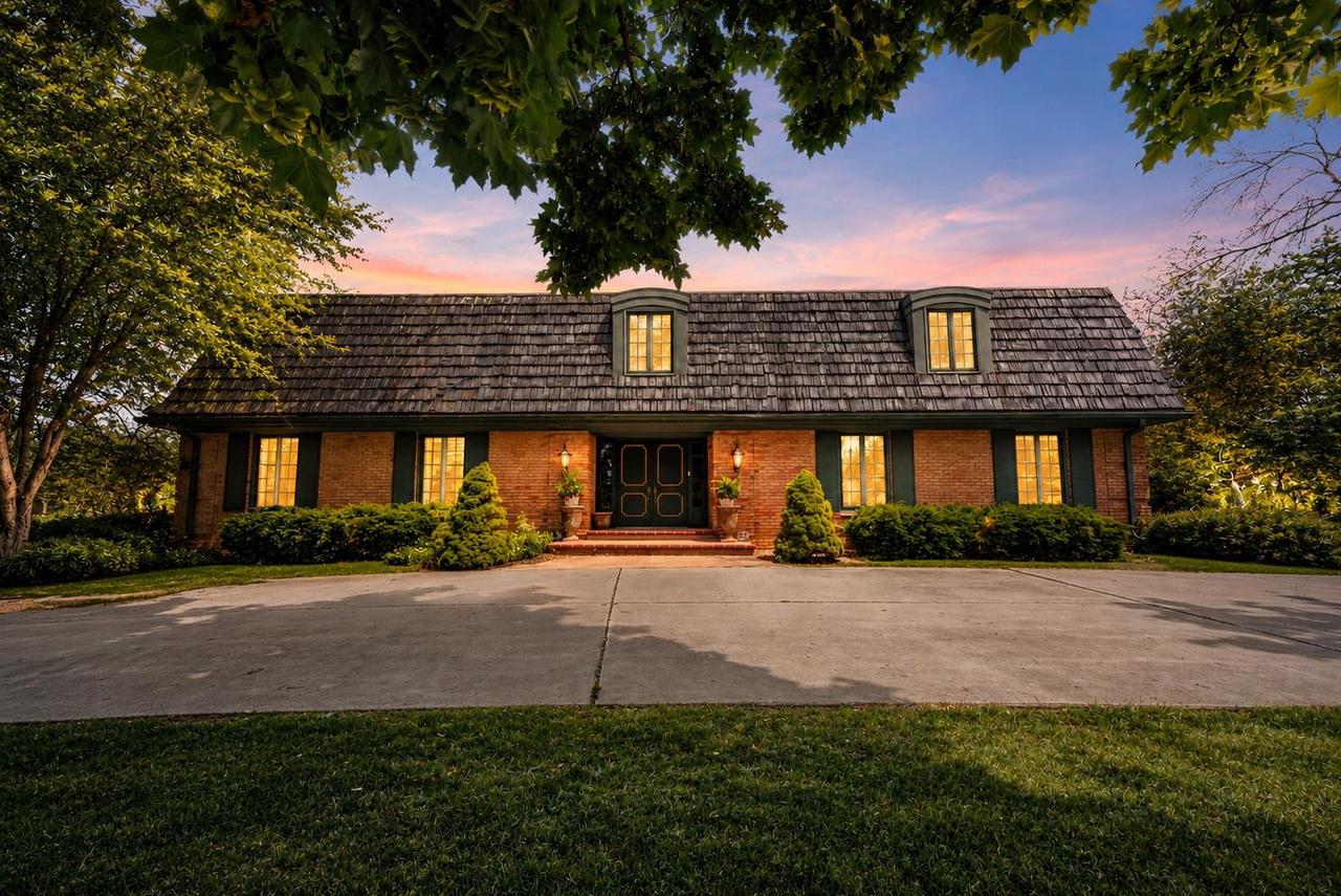 675 Sunset Circle — photo