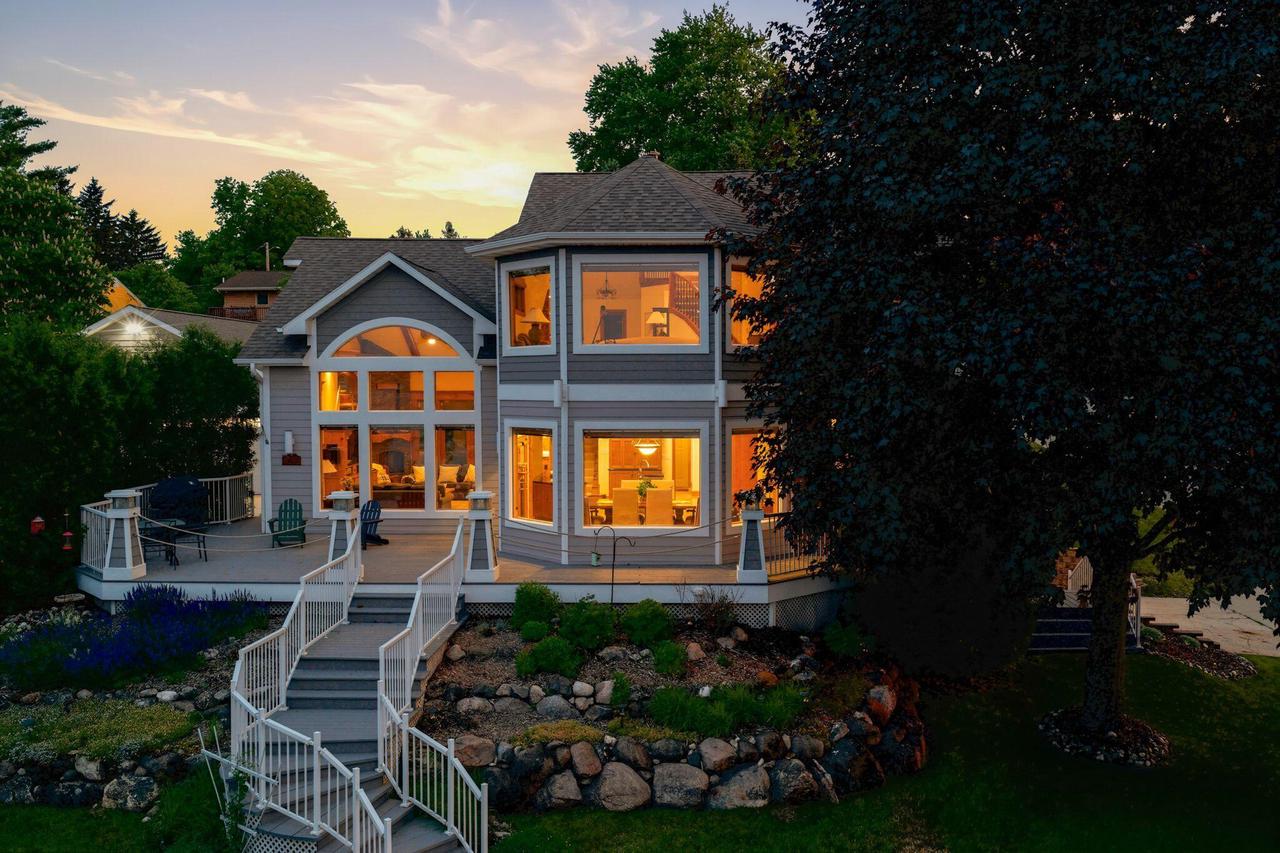 405 Lake Drive — photo