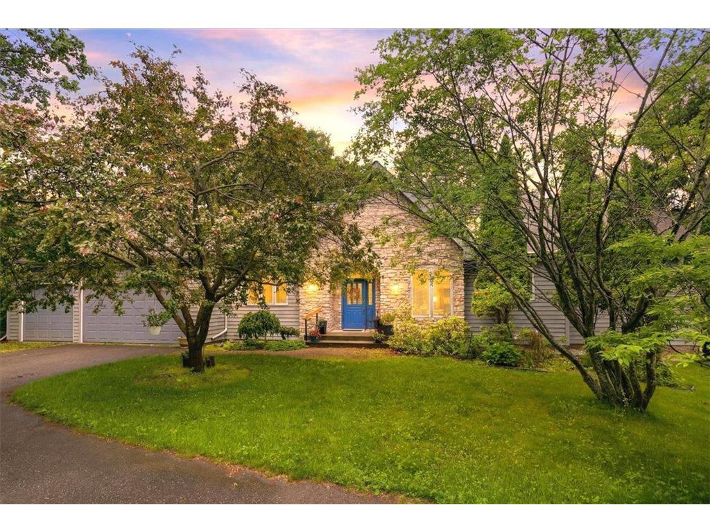 481 Sleepy Hollow Drive — photo