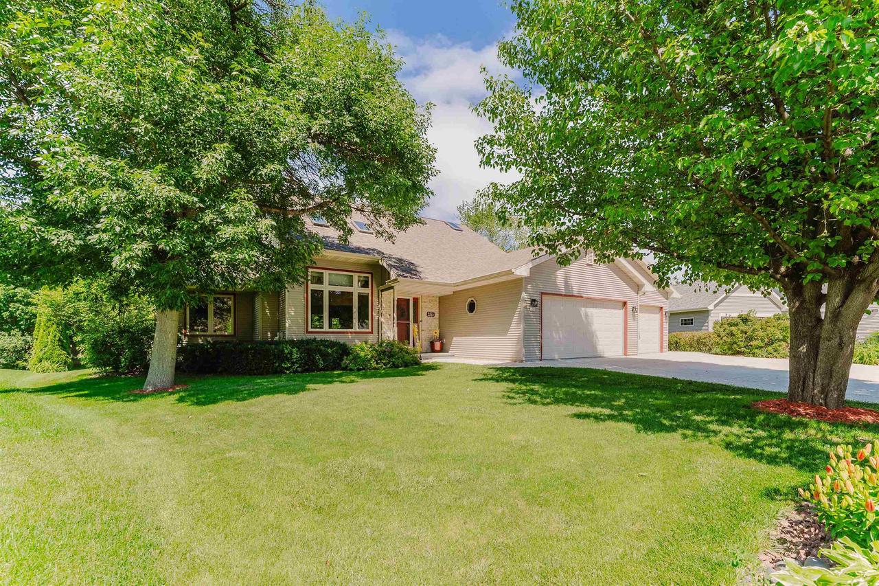2355 Hickory Court — photo