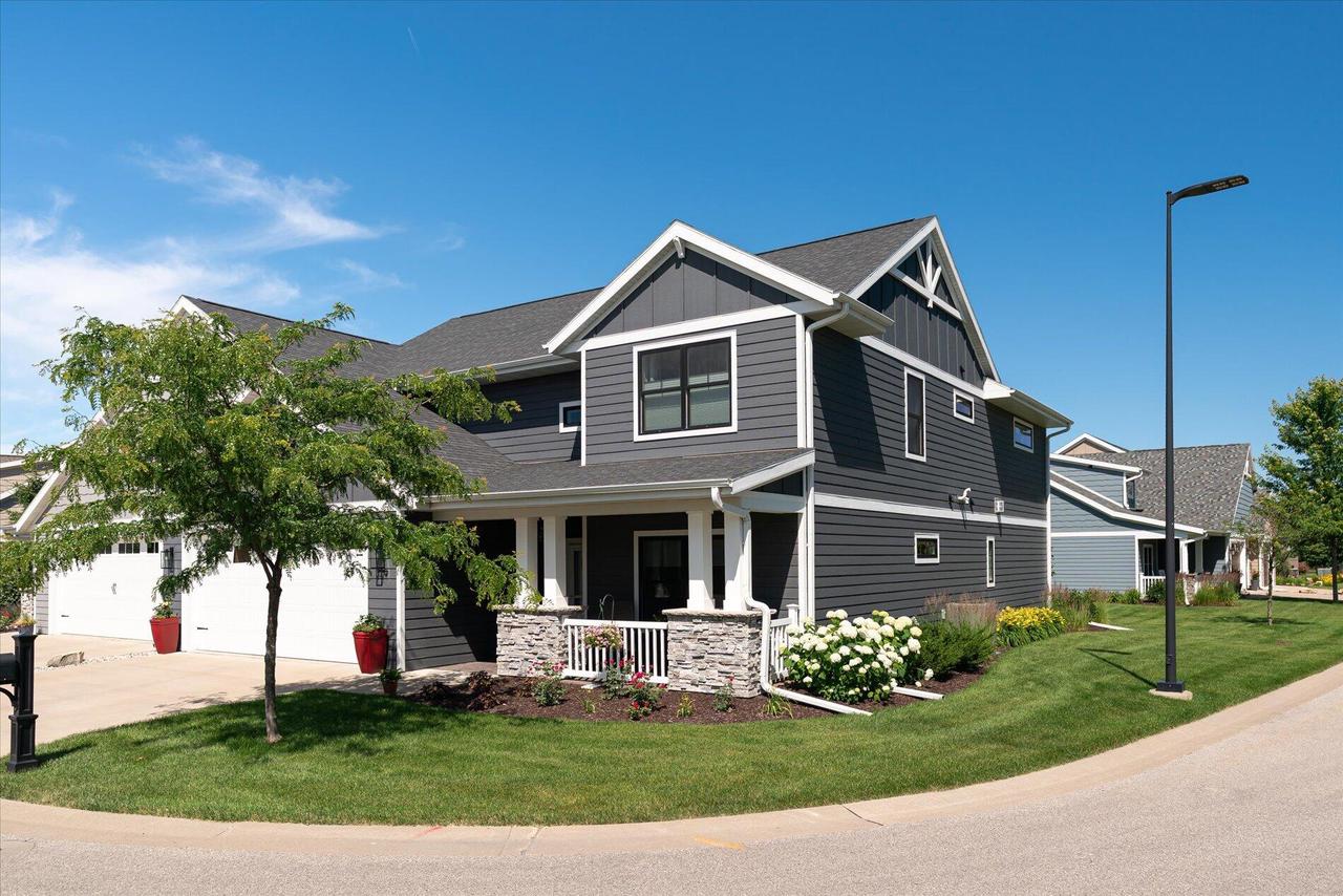 329 River Point — photo