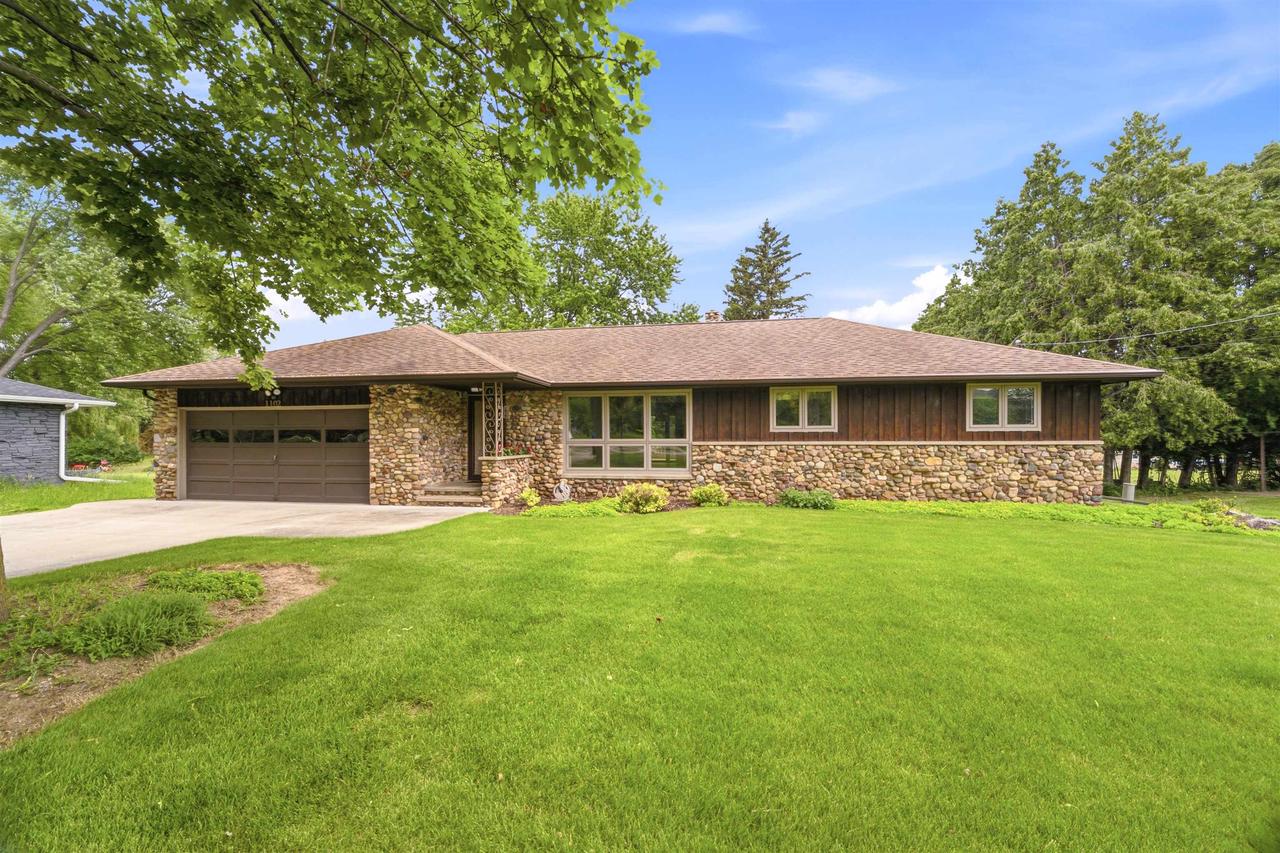 1102 s ridge ln, APPLETON WI 54914 — photo 2