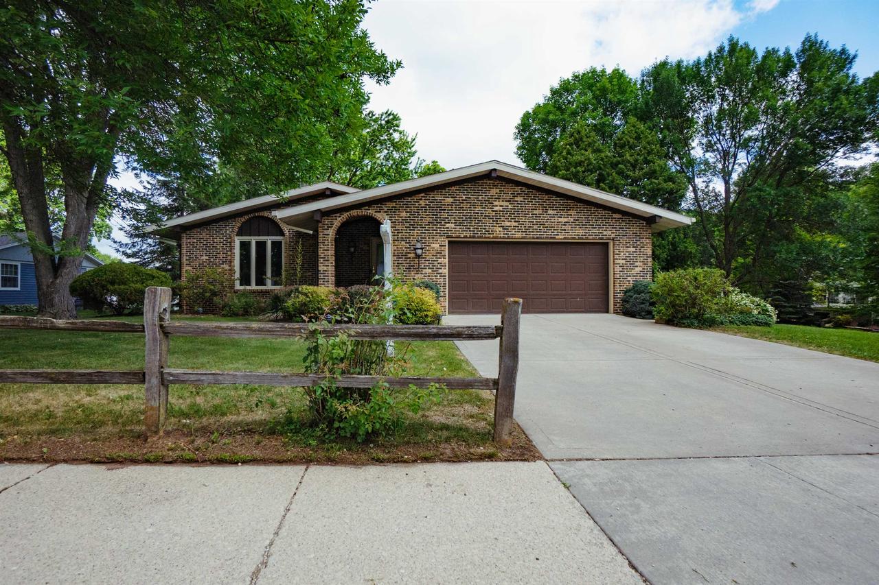 323 Old Pioneer Road — photo