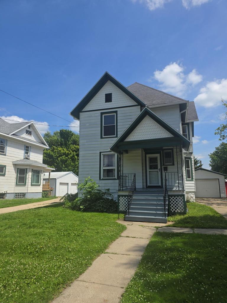 215 N Main STREET, Reeseville, WI 53579