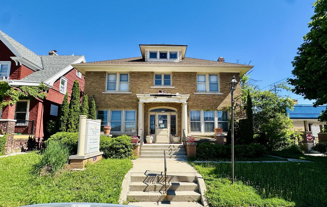 3552 E Layton Avenue — photo