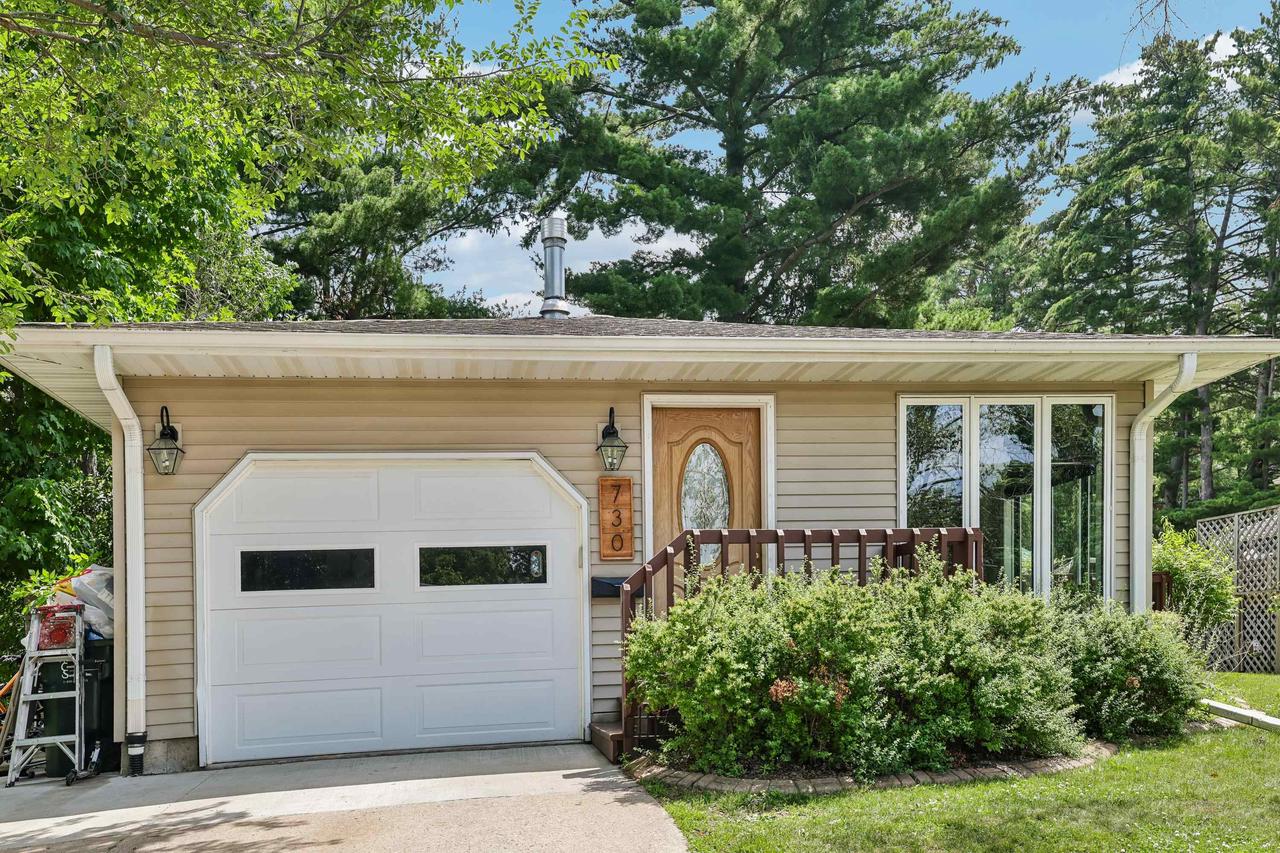 730 Meadow LANE, Reedsburg, WI 53959 — photo 2