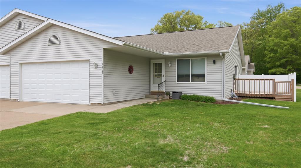 1196 Evergreen Lane — photo