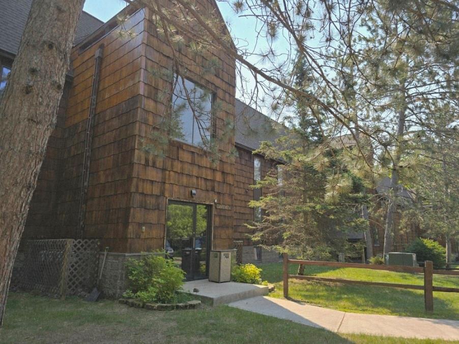 42950 Lakewoods Drive 105 — photo
