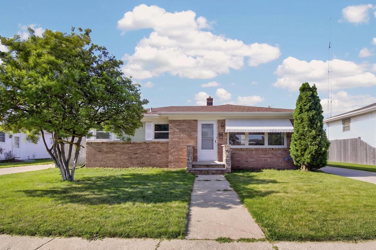 1008 Saxony DRIVE, Racine, WI 53402 — photo 3