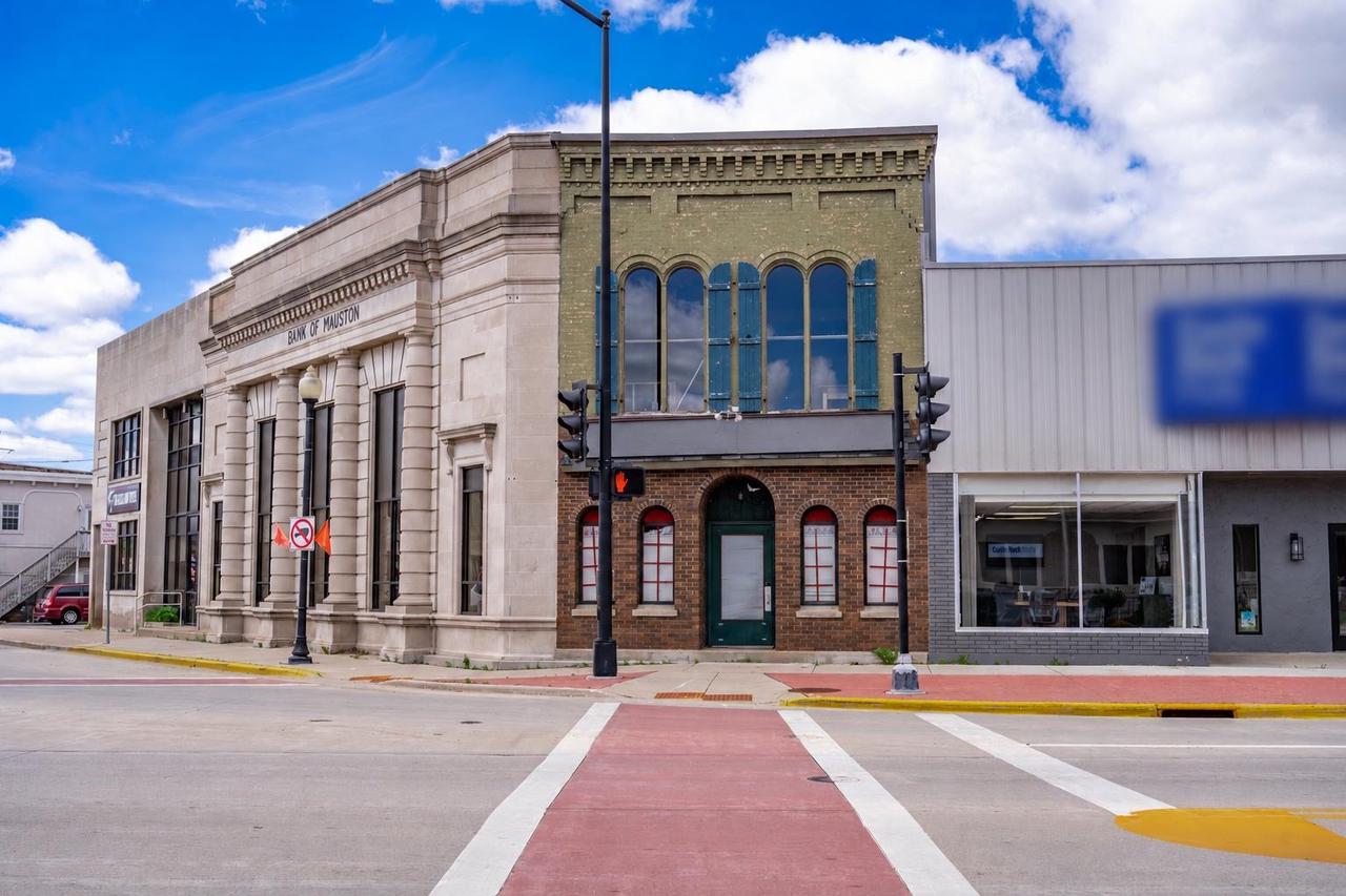 102 W State Street — photo