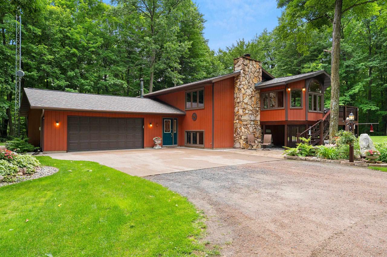 200800 Canopy LANE, Rosholt, WI 54473