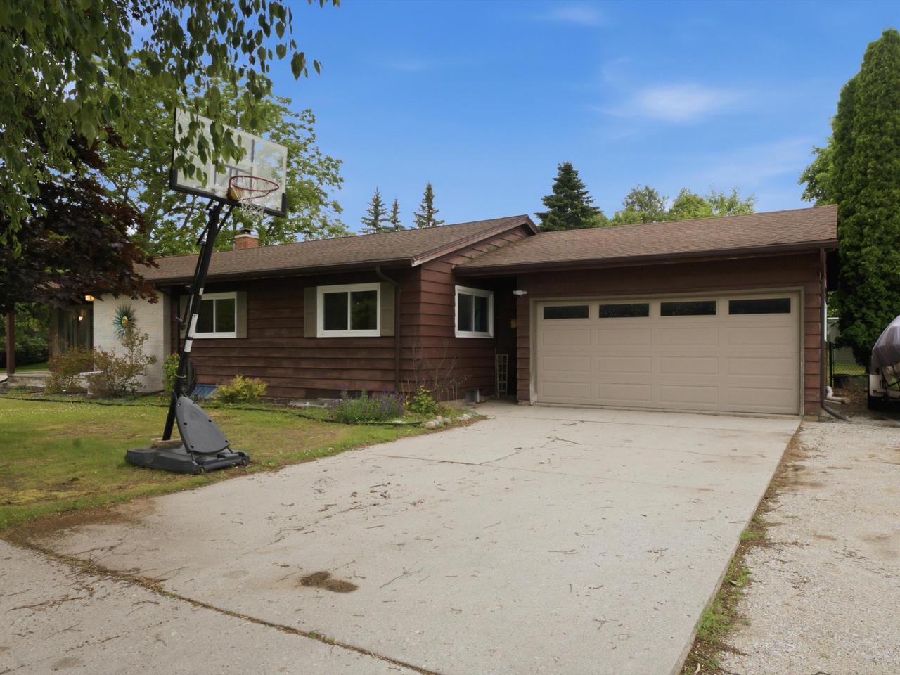 2830 35th STREET, Two Rivers, WI 54241 — photo 3