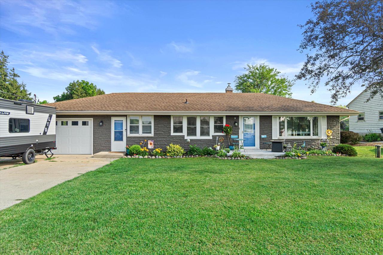 26727 Denoon ROAD, Wind Lake, WI 53185 — photo 2