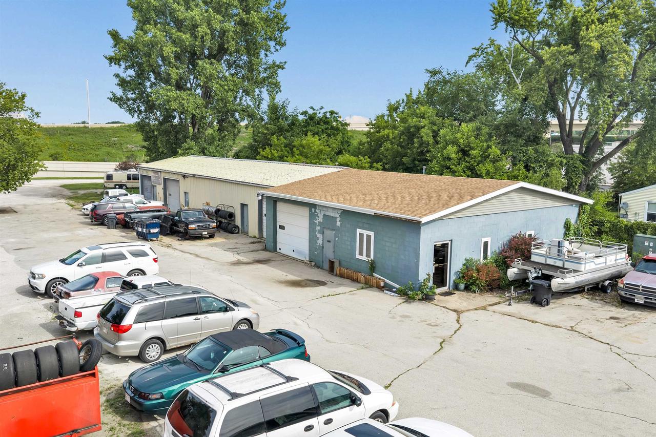 1718 Memorial Drive — photo